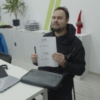 005